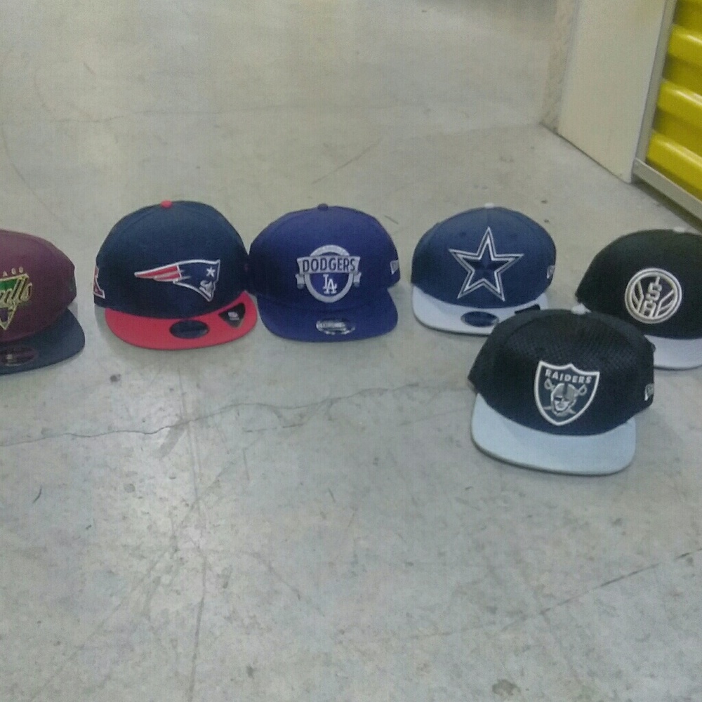 Snapback hats